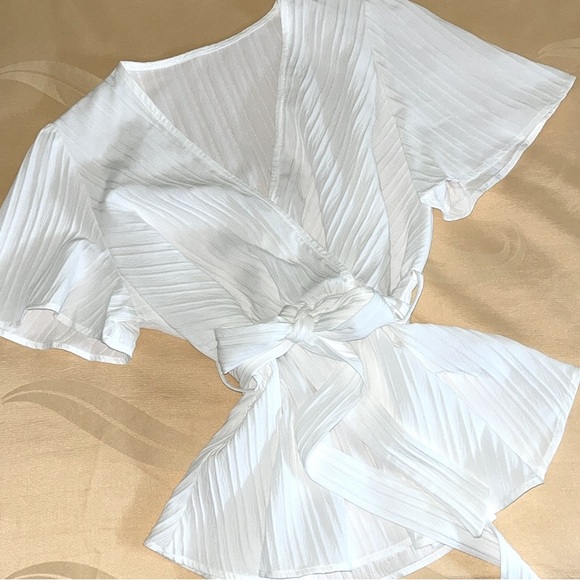 White Short Sleeve Belted Ruffle Hem Blouse - Picture 3 of 8